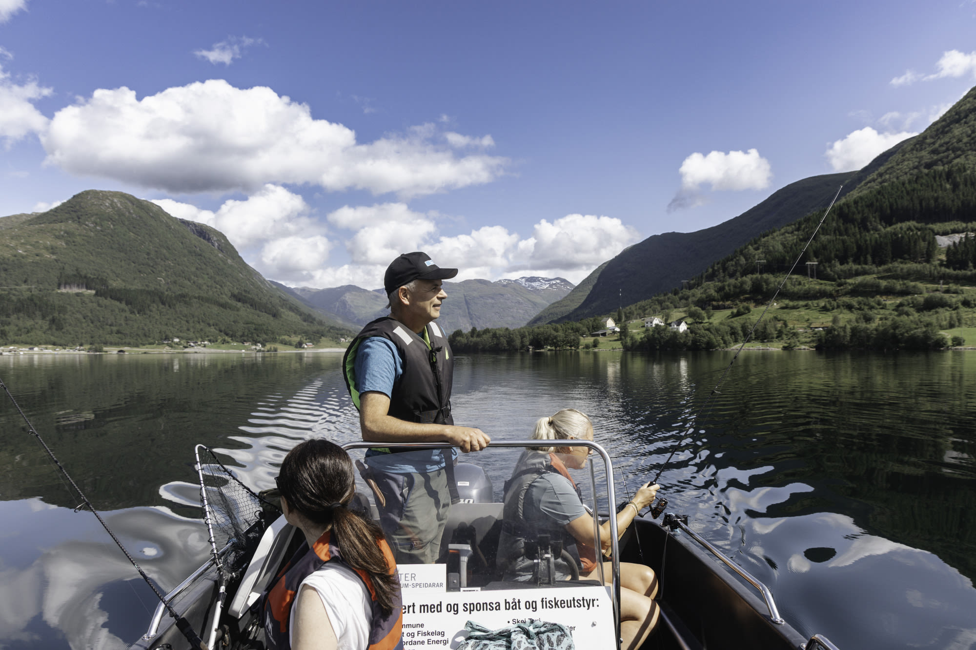Evening fishing with a guide – in search of the big catch in the